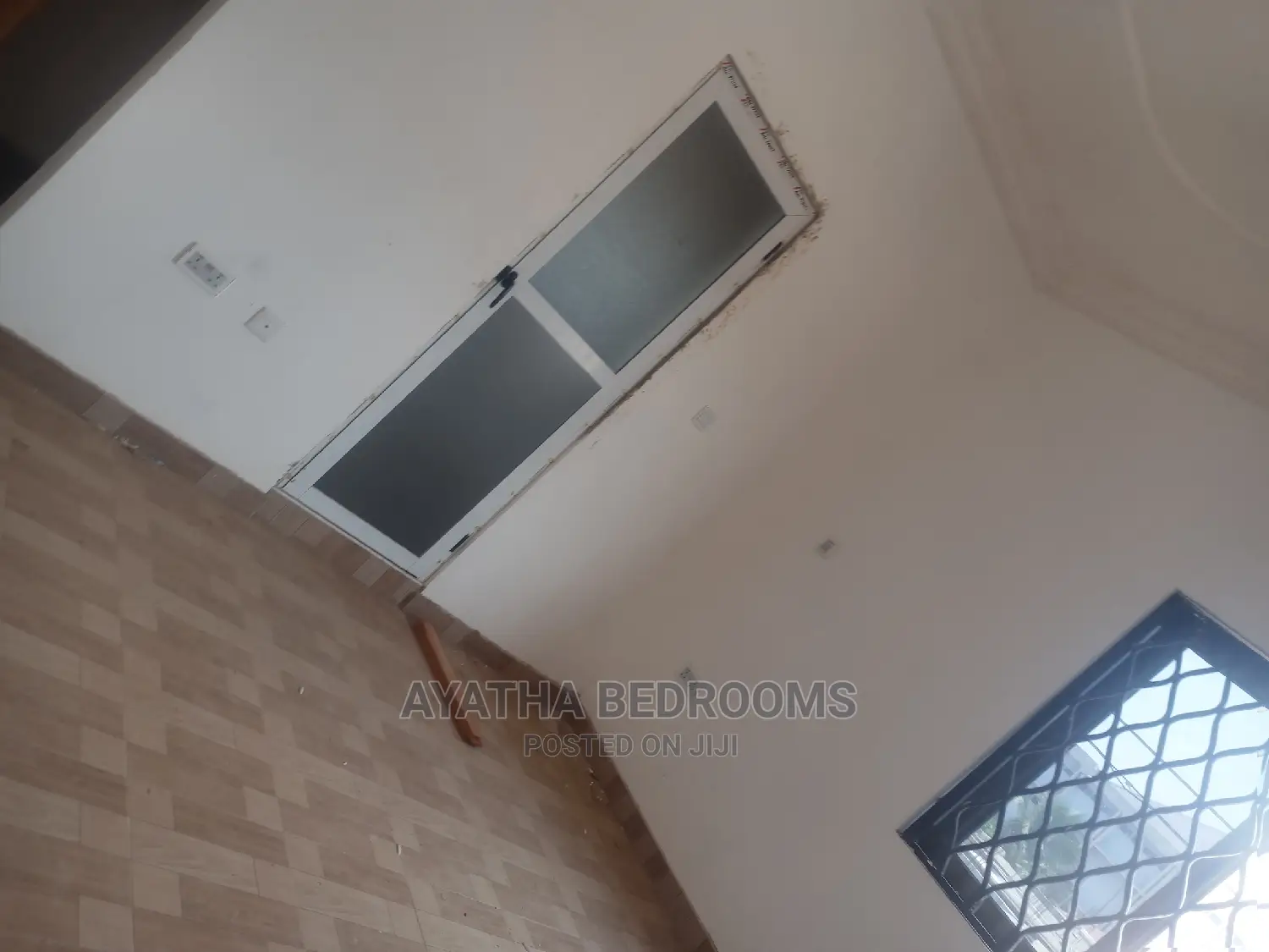 3bdrm Apartment in Ayathar Bedroom, New Town for Rent