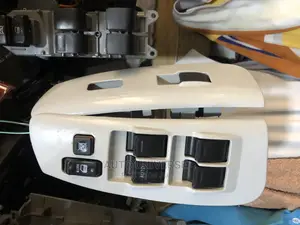 Vibe Pontiac and Toyota Matrix 2006 to 2009 Master Switch