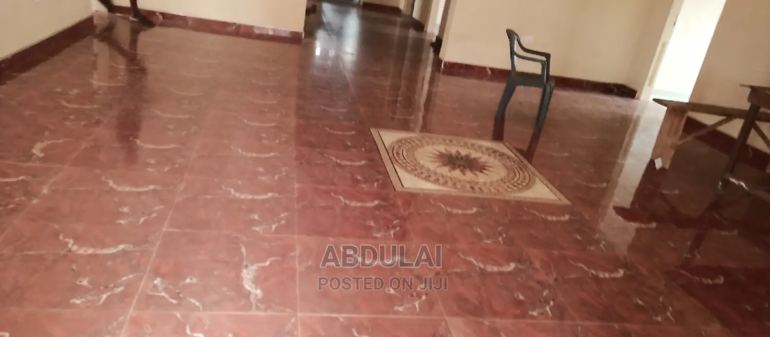 5bdrm House in Abdulai, Pillar 2 for rent