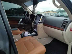 Car Rental Landcruiser V8 for Rent in Accra,Weddings, Tour ,