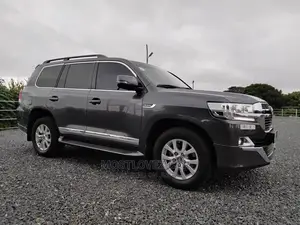 Car Rental Landcruiser V8 for Rent in Accra,Weddings, Tour ,