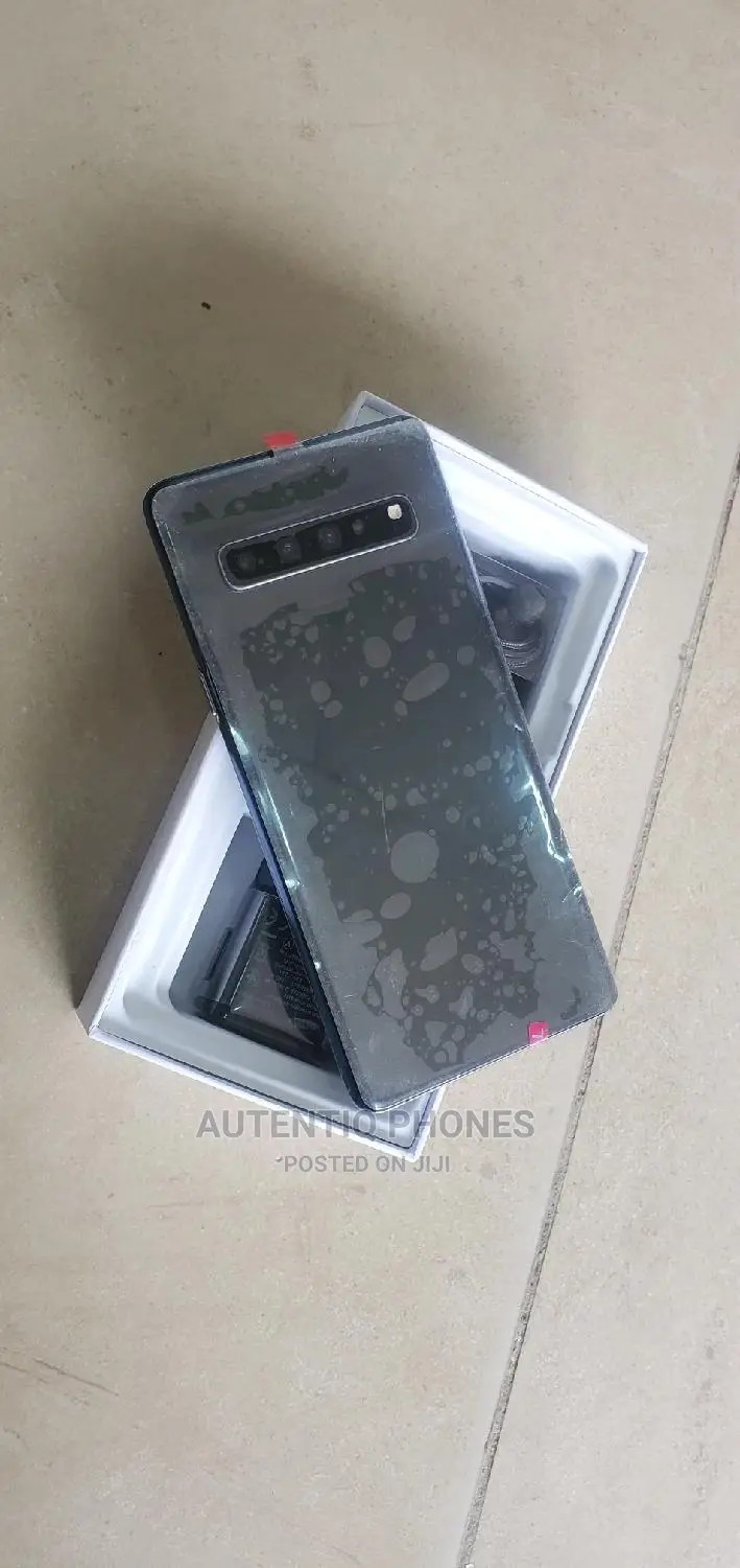 New Samsung Galaxy S10 5G 256 GB Black
