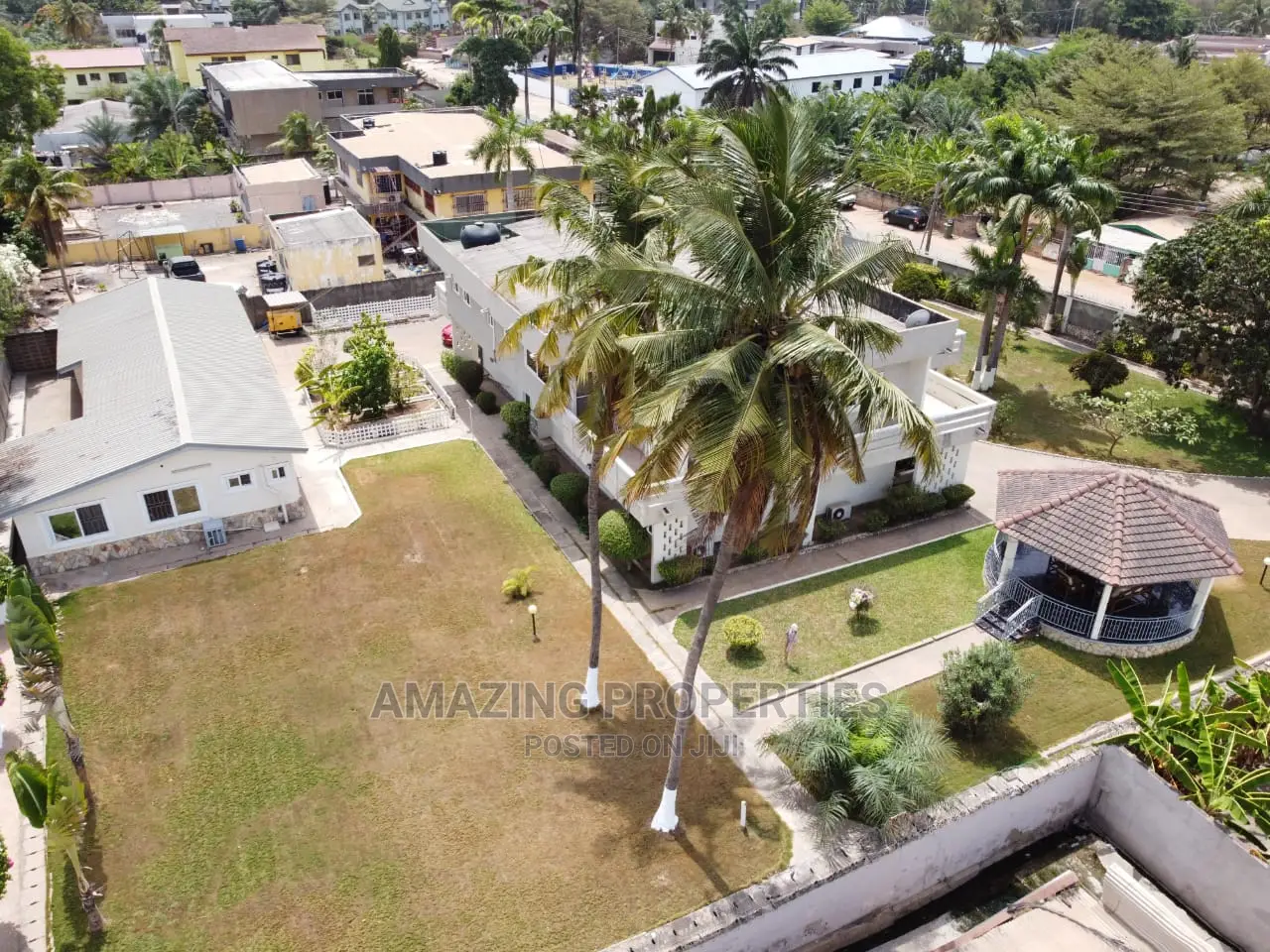 For Sale 5bed Office Boys Qt Between Airport and Dzorwulu