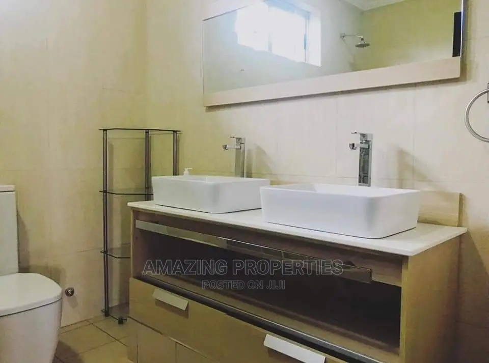 For Sale 5bed Office Boys Qt Between Airport and Dzorwulu
