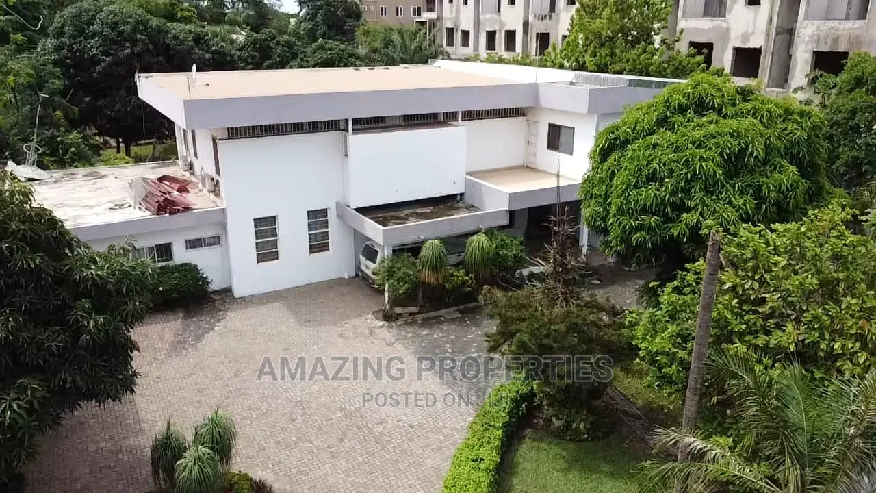 Office for Rent 5bed /3bed Boys Qut Airport Residential Area