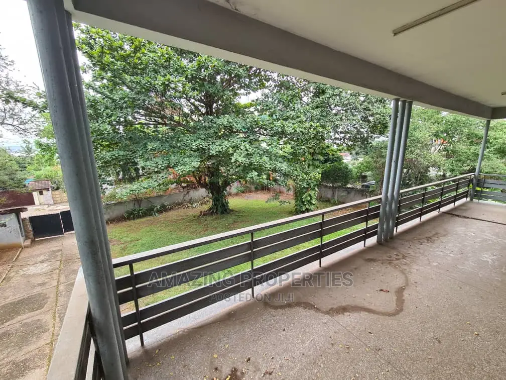 Office for Rent 5bed /3bed Boys Qut Airport Residential Area