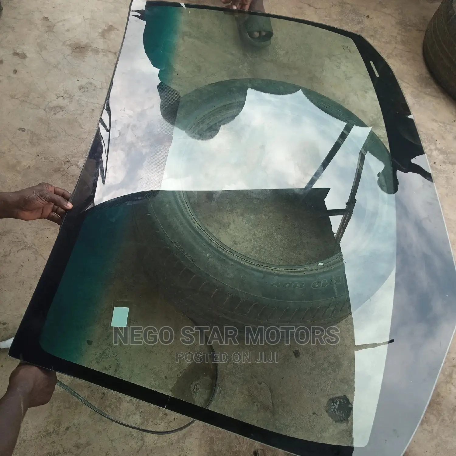 Pontiac Vibe 2011 Front Windscreen