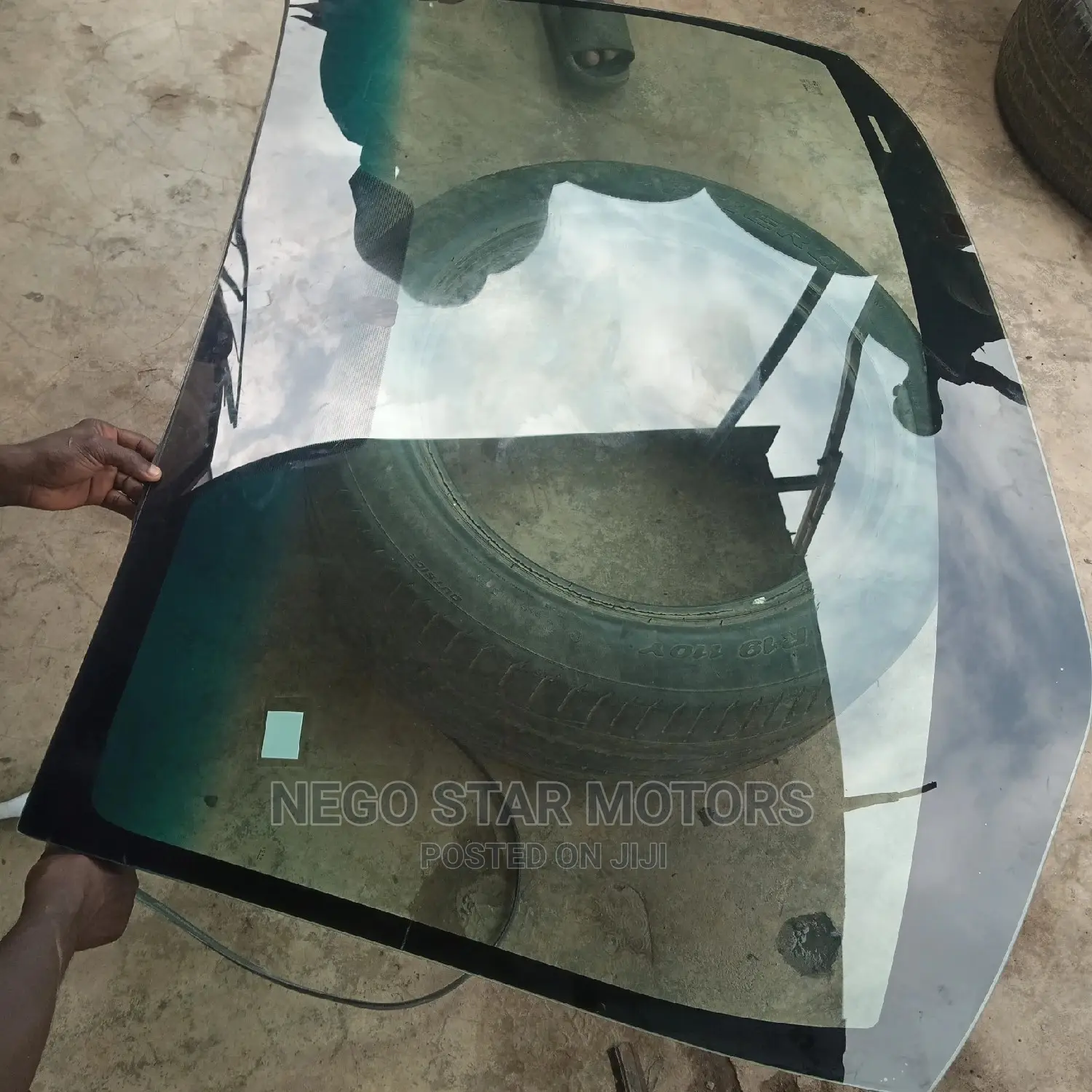 Pontiac Vibe 2011 Front Windscreen