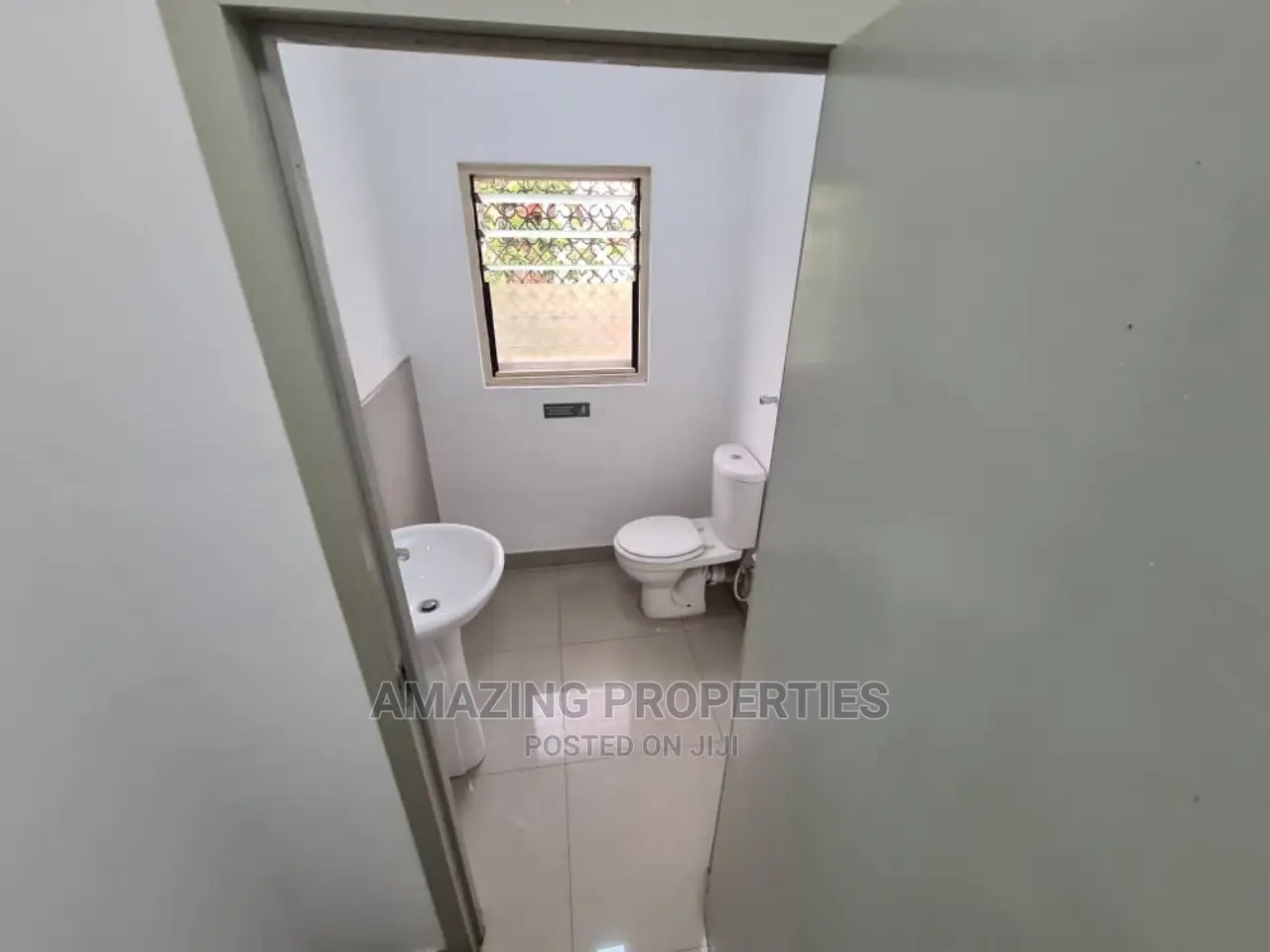 5bdrm House in Airport Residential Area for Rent
