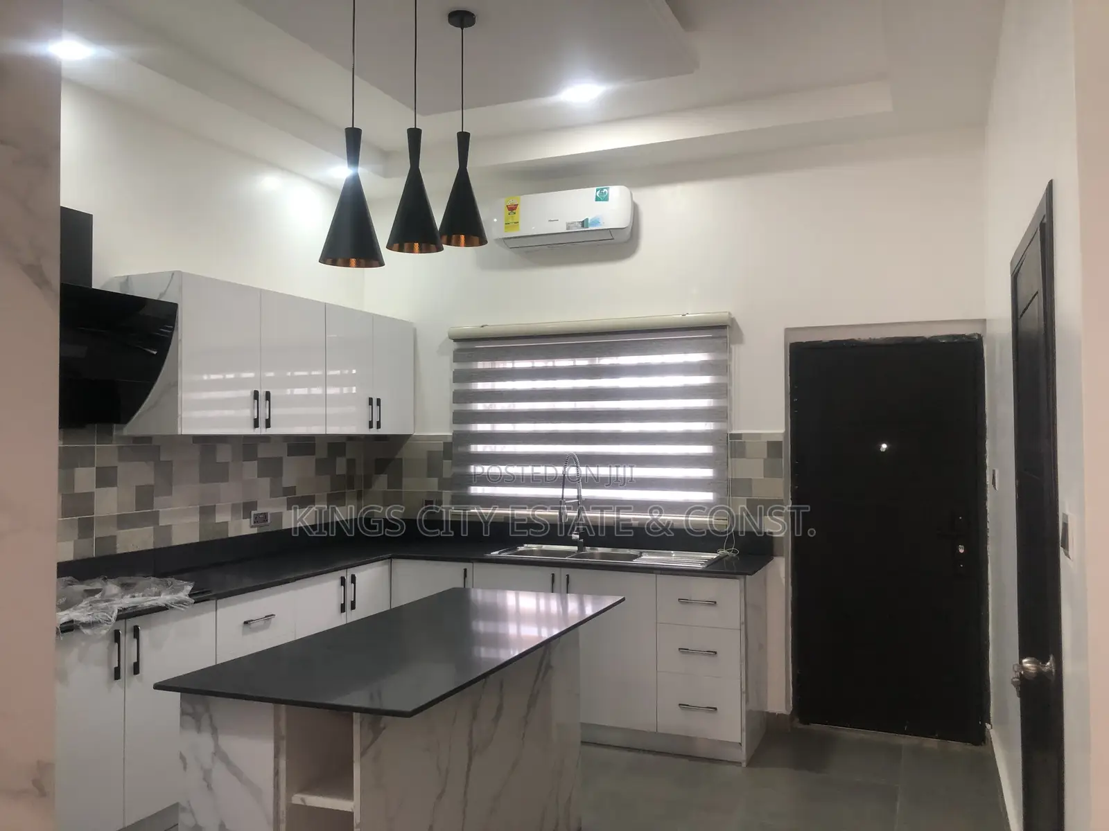 4bdrm House in Taifa Rd, Pokuase for sale