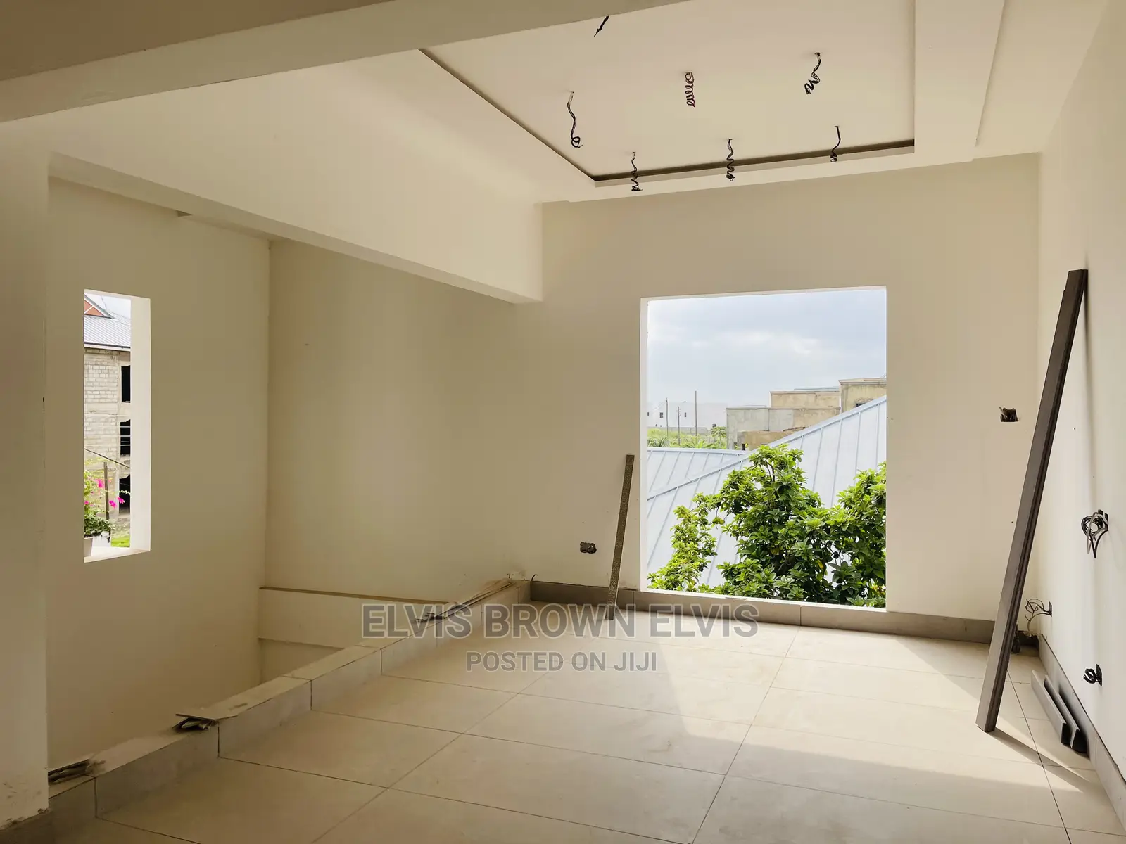 4bdrm Mansion in Living Large, East Legon for Sale