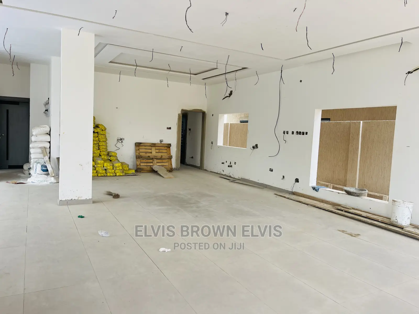4bdrm Mansion in Living Large, East Legon for Sale