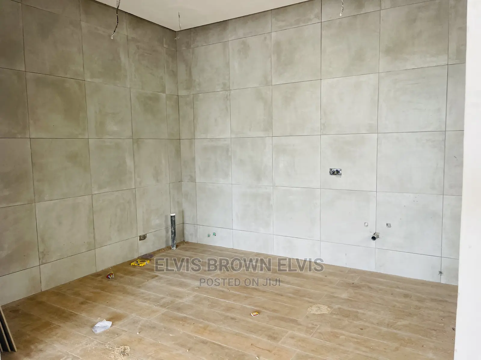 4bdrm Mansion in Living Large, East Legon for Sale