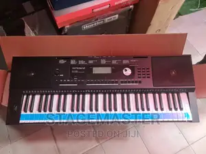 Roland E- X20 Keyboard