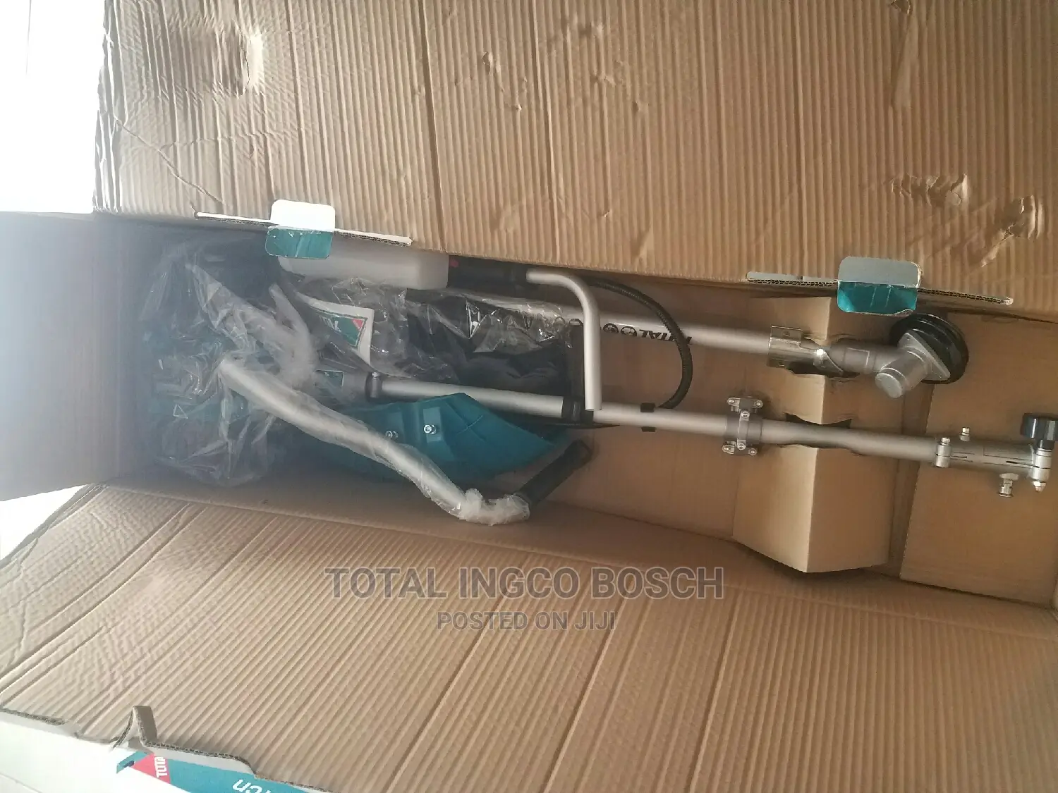 Total Grass Trimmer and Bush Cutter (42.7cc)