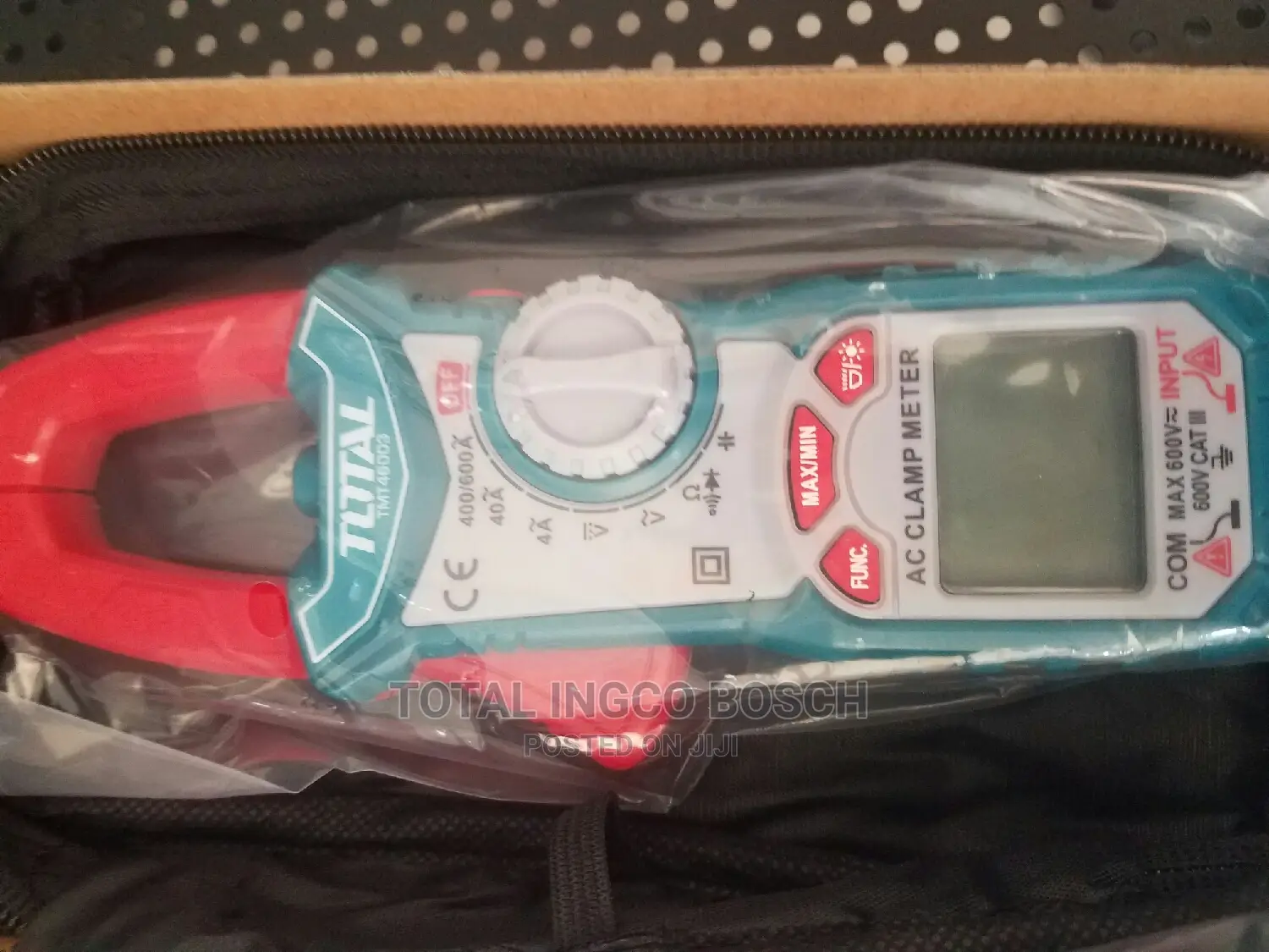 Digital AC Clamp Meter (AC 600A)