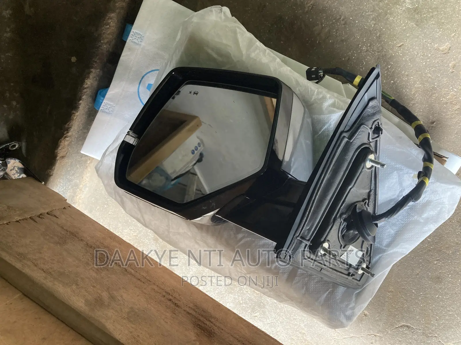 Cadillac Escalade 2019 Side Mirror