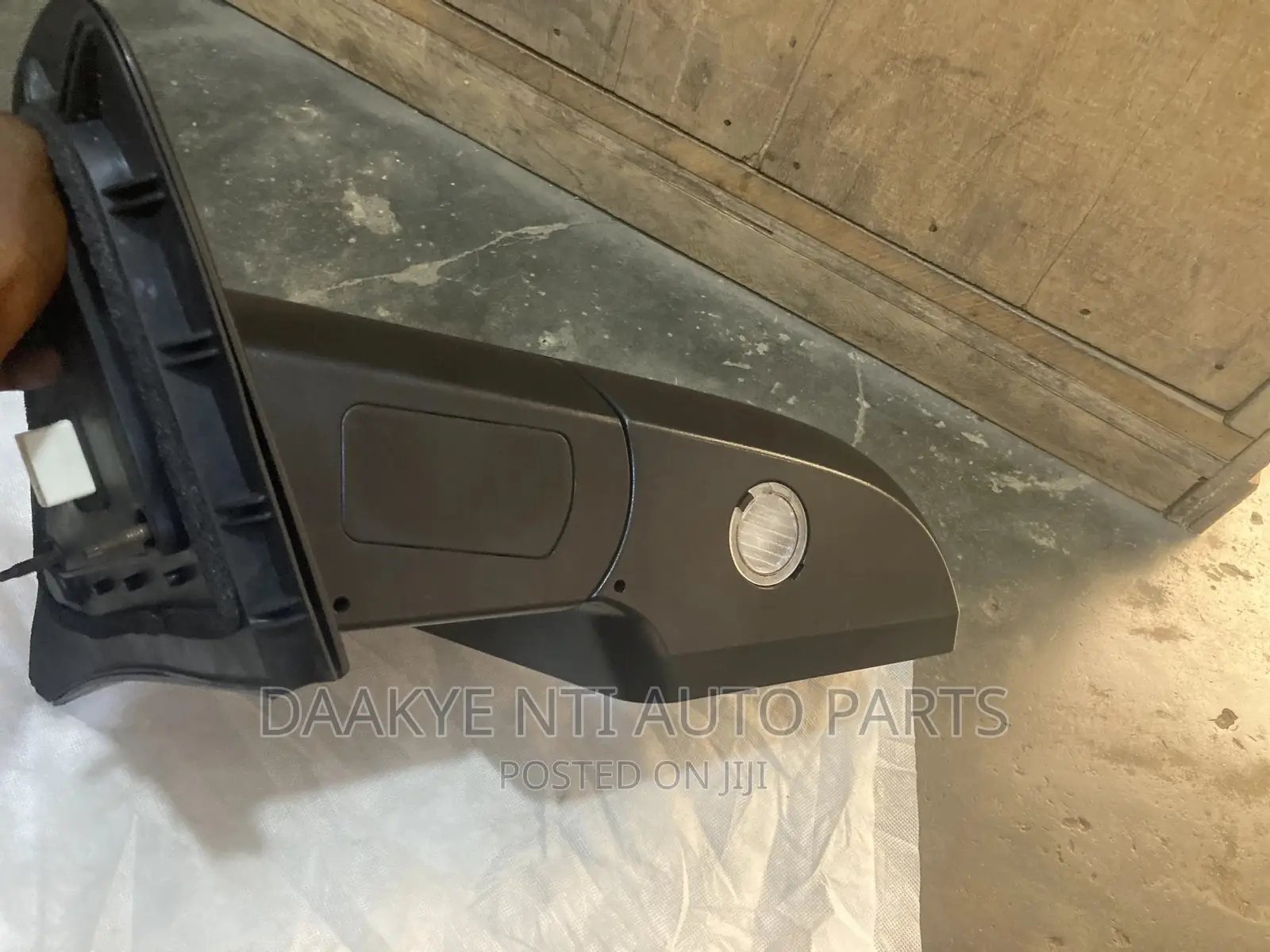 Sequoia 2018 Side Mirror