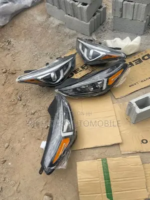 Tucson 2020 Headlight Available and Santafe 2018 Headlight