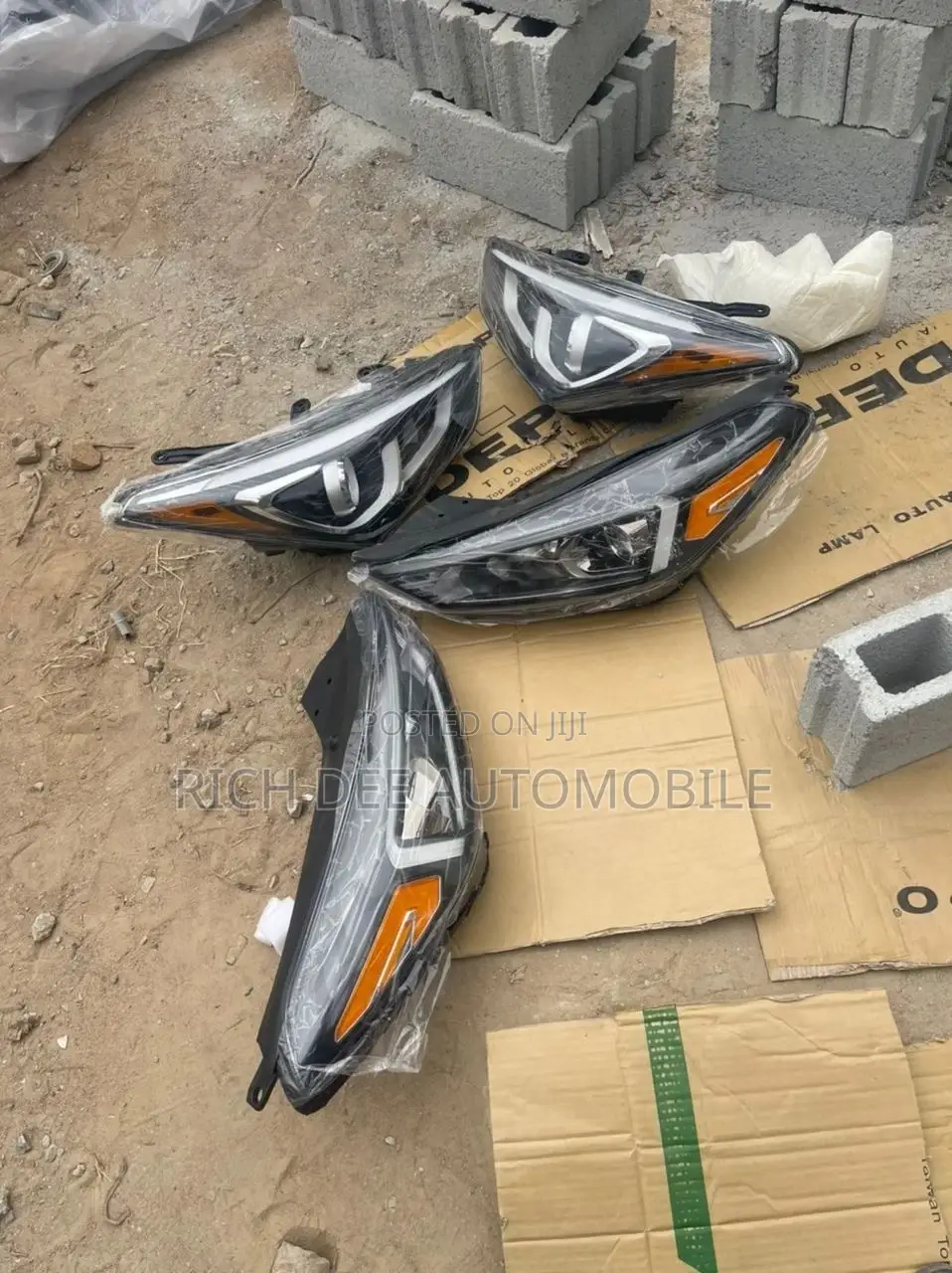 Tucson 2020 Headlight Available and Santafe 2018 Headlight