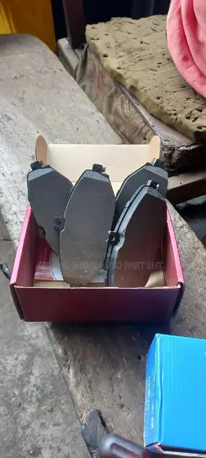 Benz W205 C300 (2015-19) Brand New FRONT BRAKE PADS in Stock