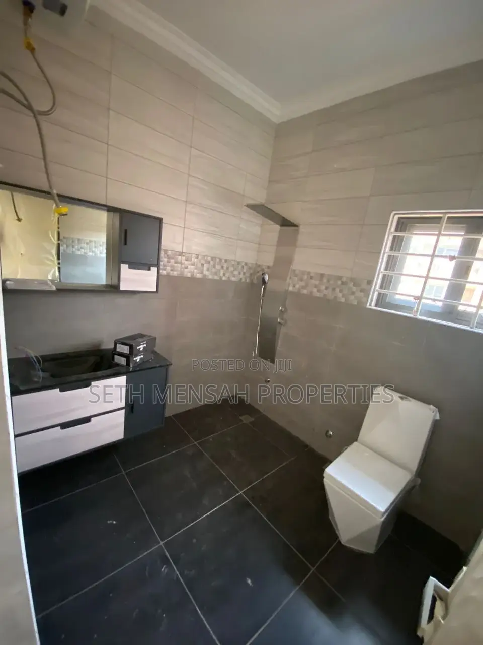 3bdrm House in 3 Bedroom House for for Sale