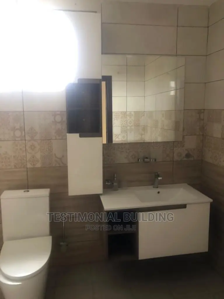 4bdrm House in Testimonial Building, Adenta for Sale