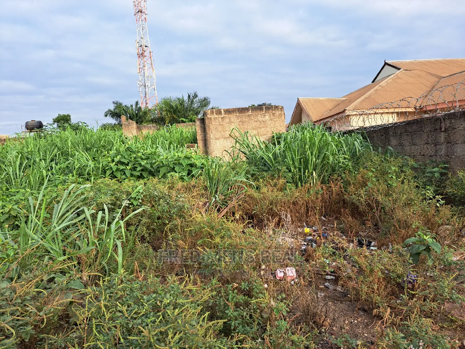 5bdrm House in Fredimens Real, Kumasi Metropolitan for sale