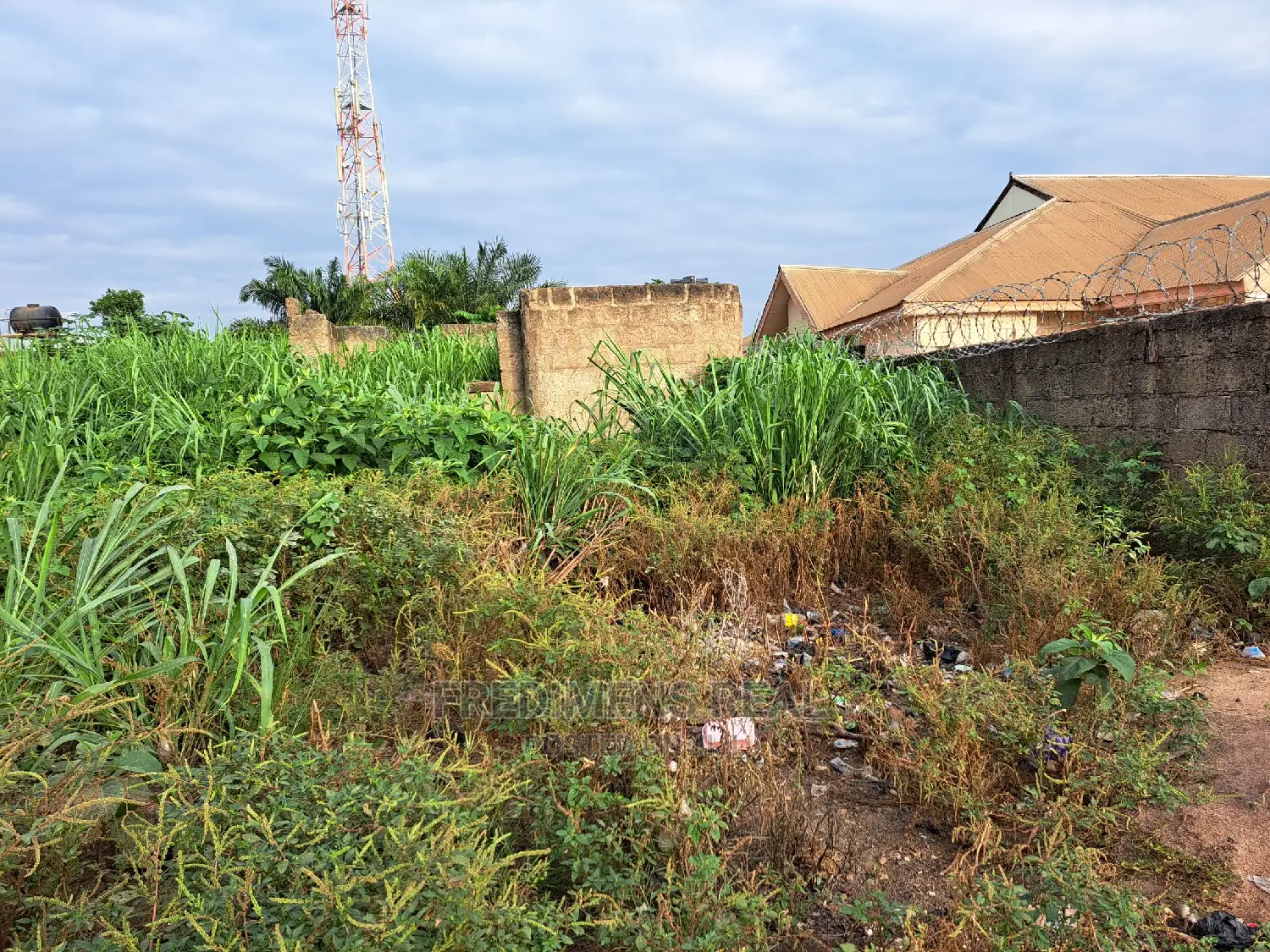 5bdrm House in Fredimens Real, Kumasi Metropolitan for sale