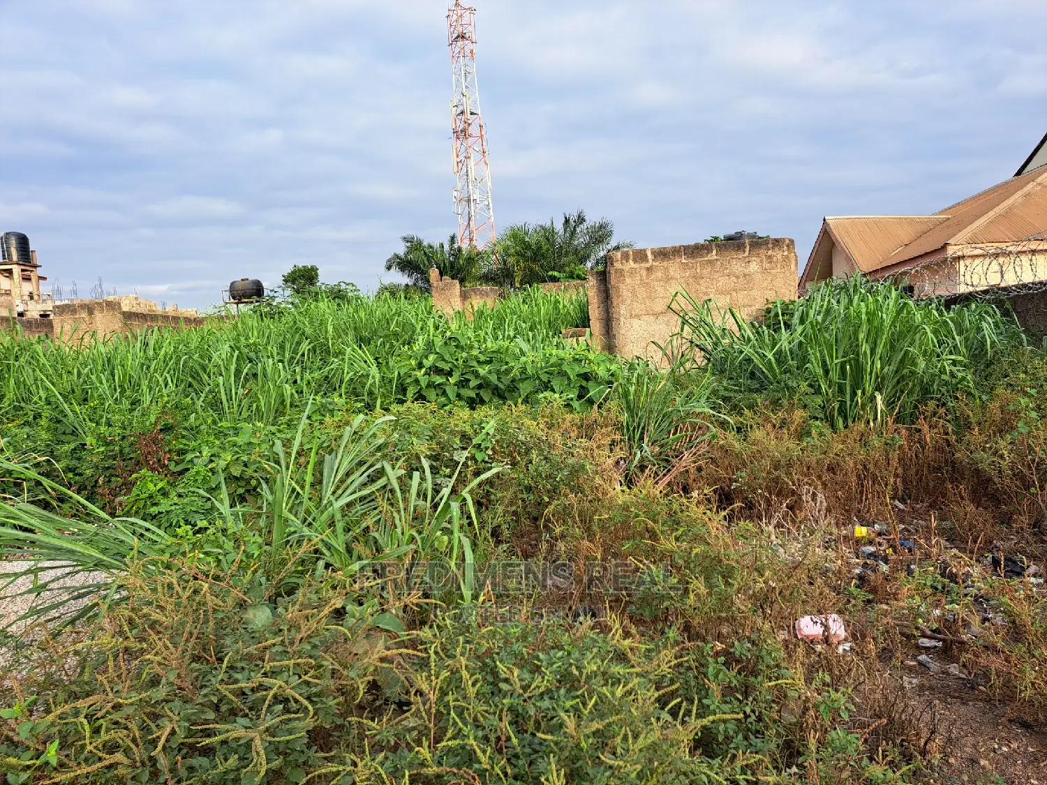 5bdrm House in Fredimens Real, Kumasi Metropolitan for sale
