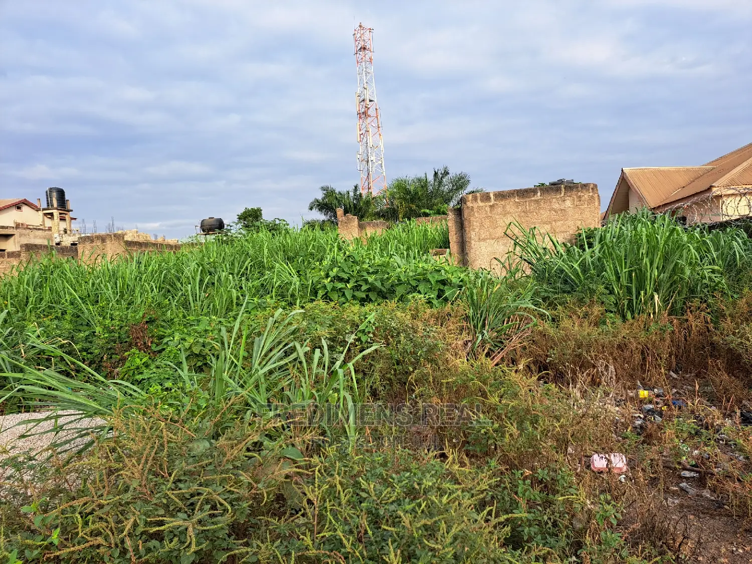 5bdrm House in Fredimens Real, Kumasi Metropolitan for sale