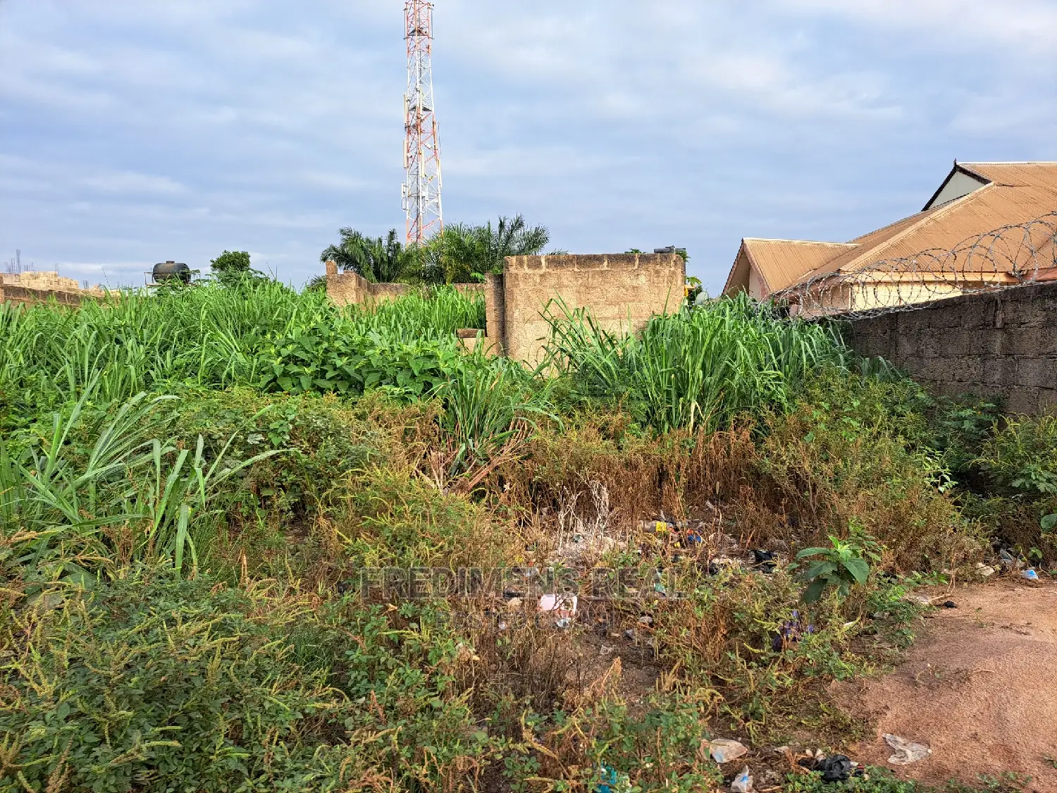 5bdrm House in Fredimens Real, Kumasi Metropolitan for sale