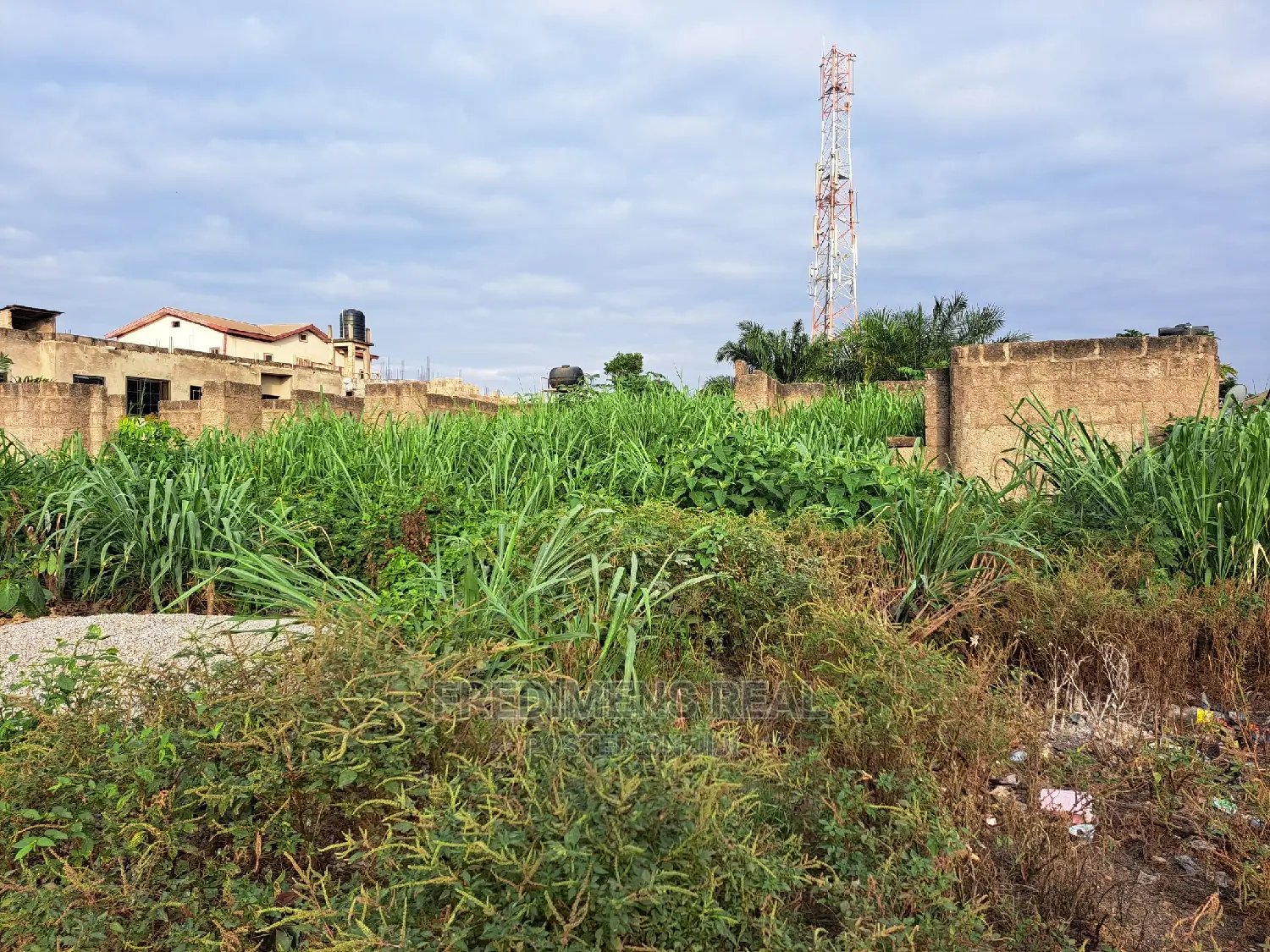 5bdrm House in Fredimens Real, Kumasi Metropolitan for sale