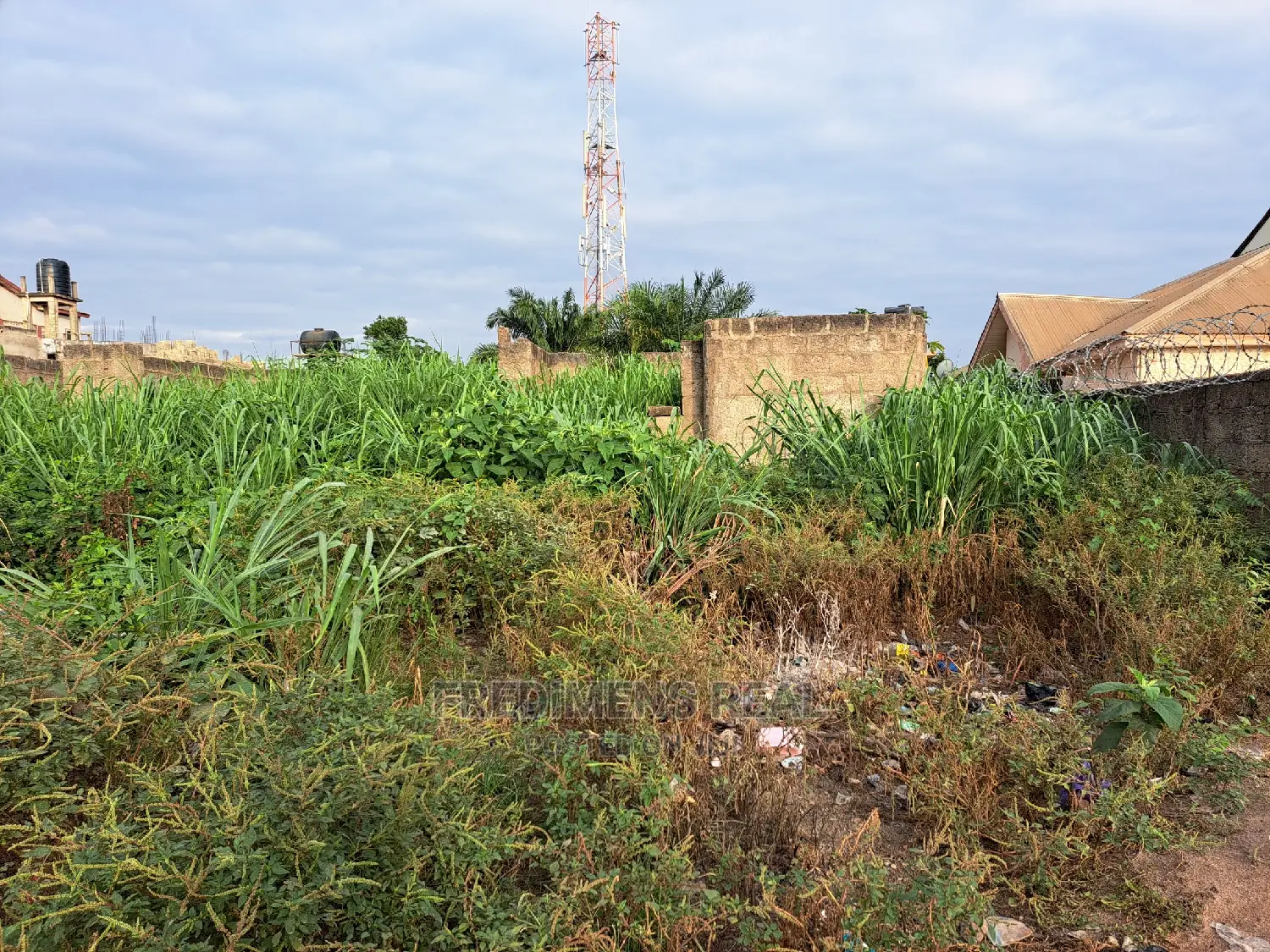5bdrm House in Fredimens Real, Kumasi Metropolitan for sale