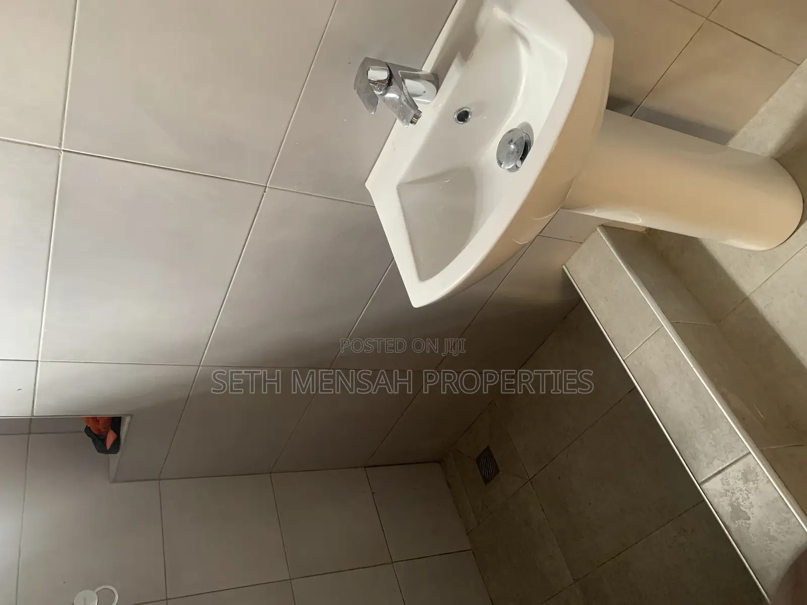 Furnished 4bdrm House in Overhead for rent