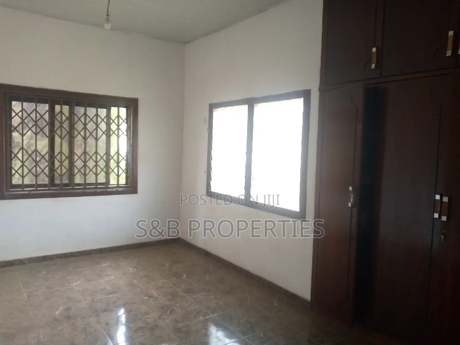 5bdrm House in Kwabenya Acp, Ga East Municipal for sale
