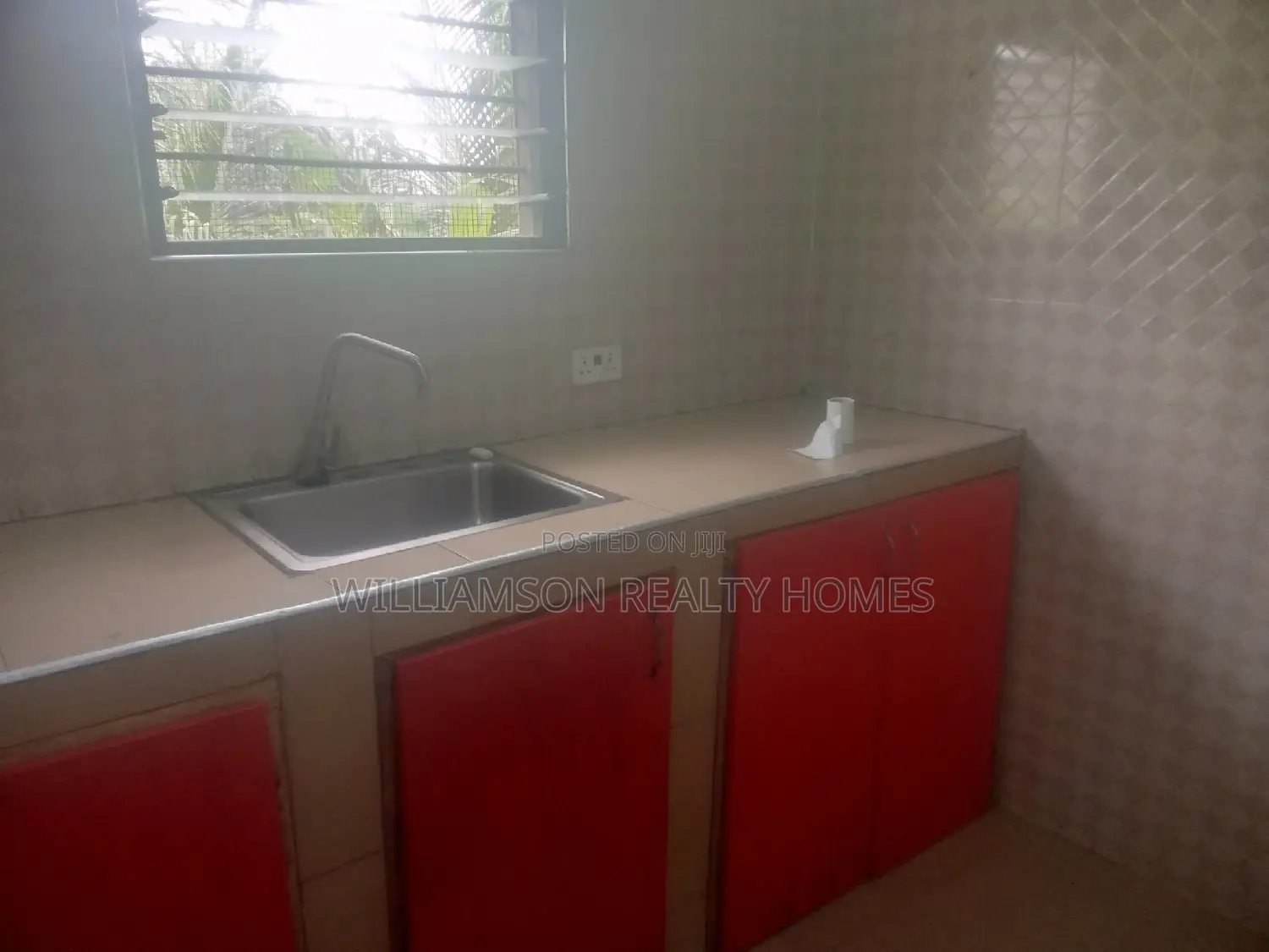 1bdrm Apartment in Inside Hfc Estate, Spintex for rent
