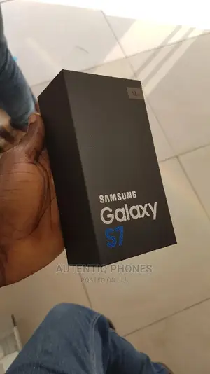 New Samsung Galaxy S7 32 GB Gold