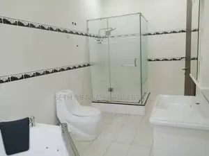 5bdrm House in 5 Bedroom House For, Adjiriganor for Sale