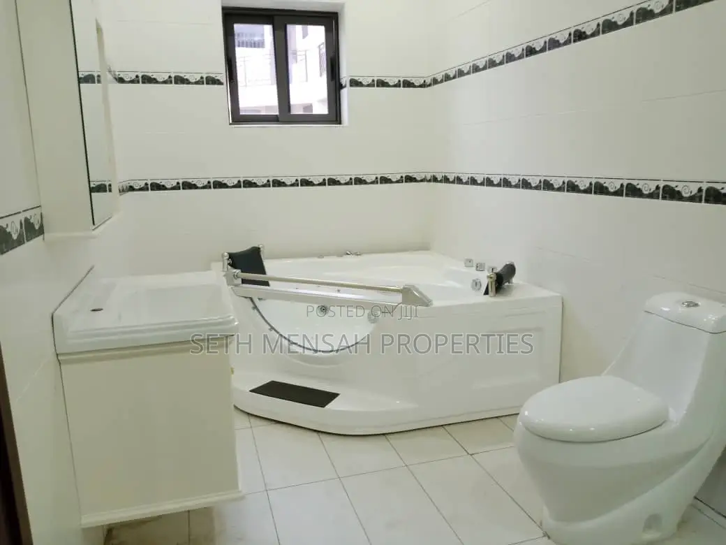 5bdrm House in 5 Bedroom House For, Adjiriganor for Sale