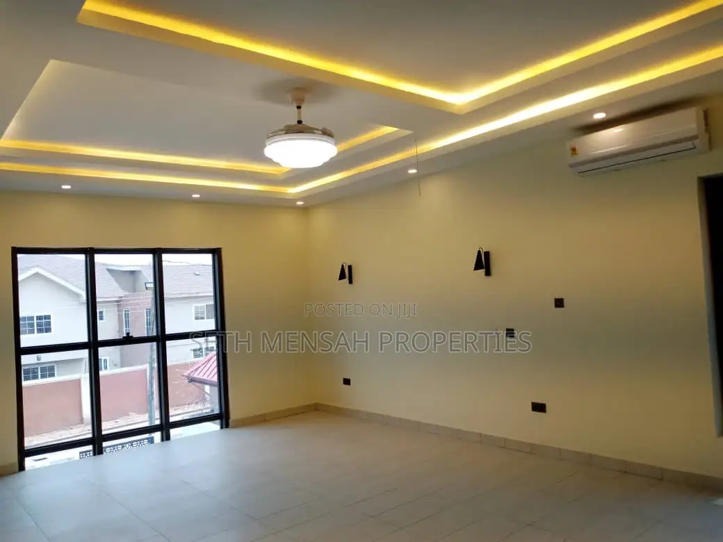 5bdrm House in 5 Bedroom House For, Adjiriganor for Sale