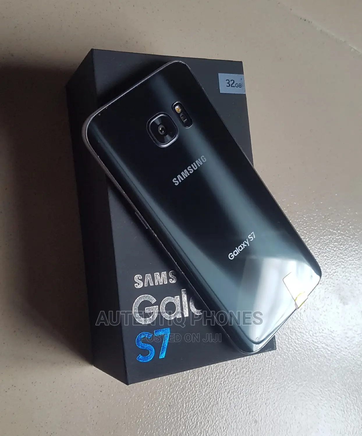 New Samsung Galaxy S7 32 GB Black