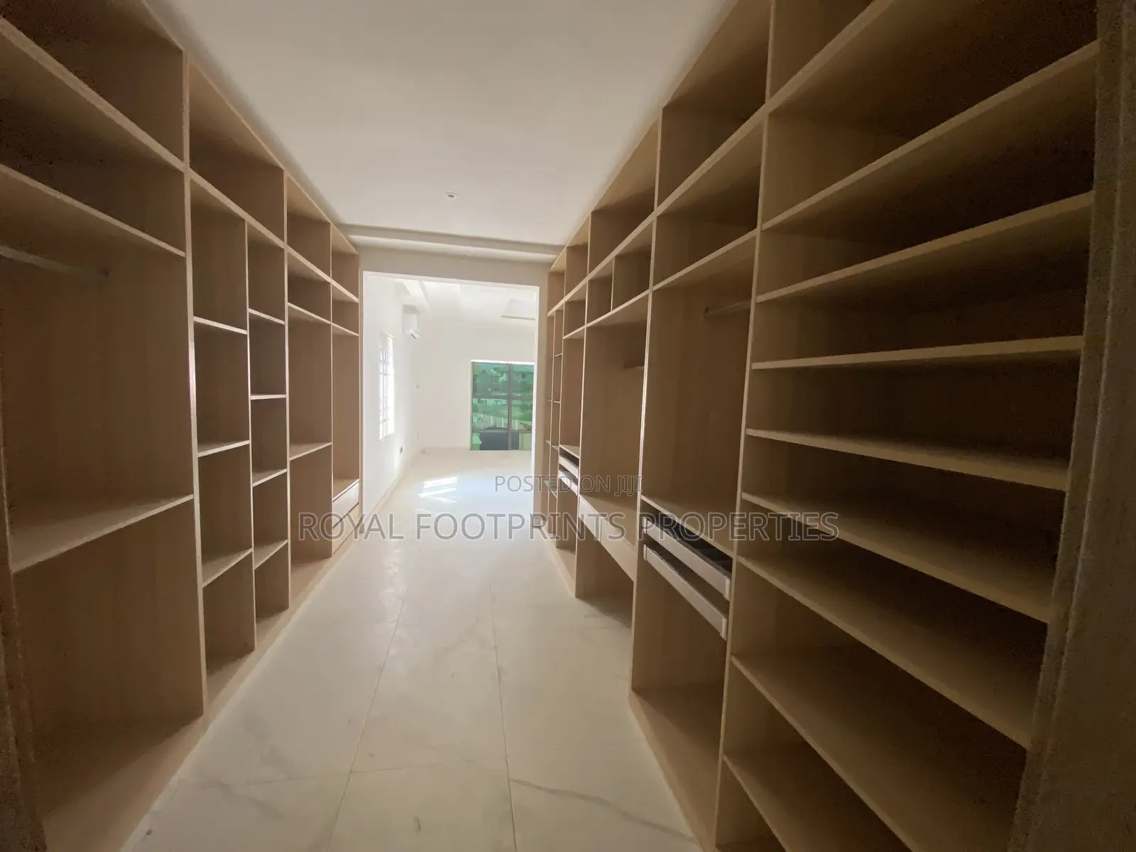 4bdrm House in East Legon for Sale