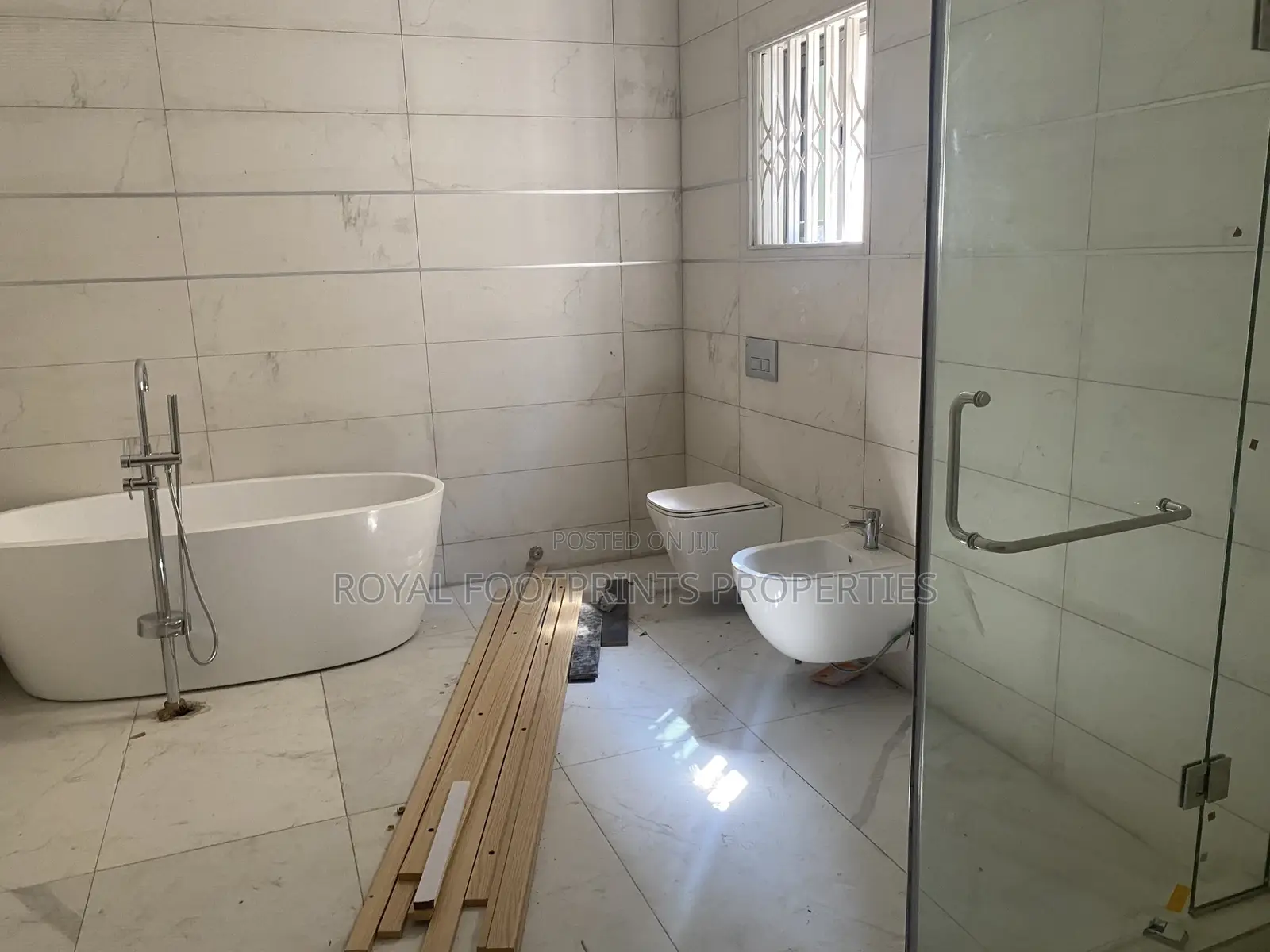 4bdrm House in East Legon for Sale