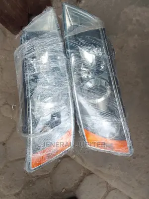Hyundai Sonata 2007 Headlight Pair.