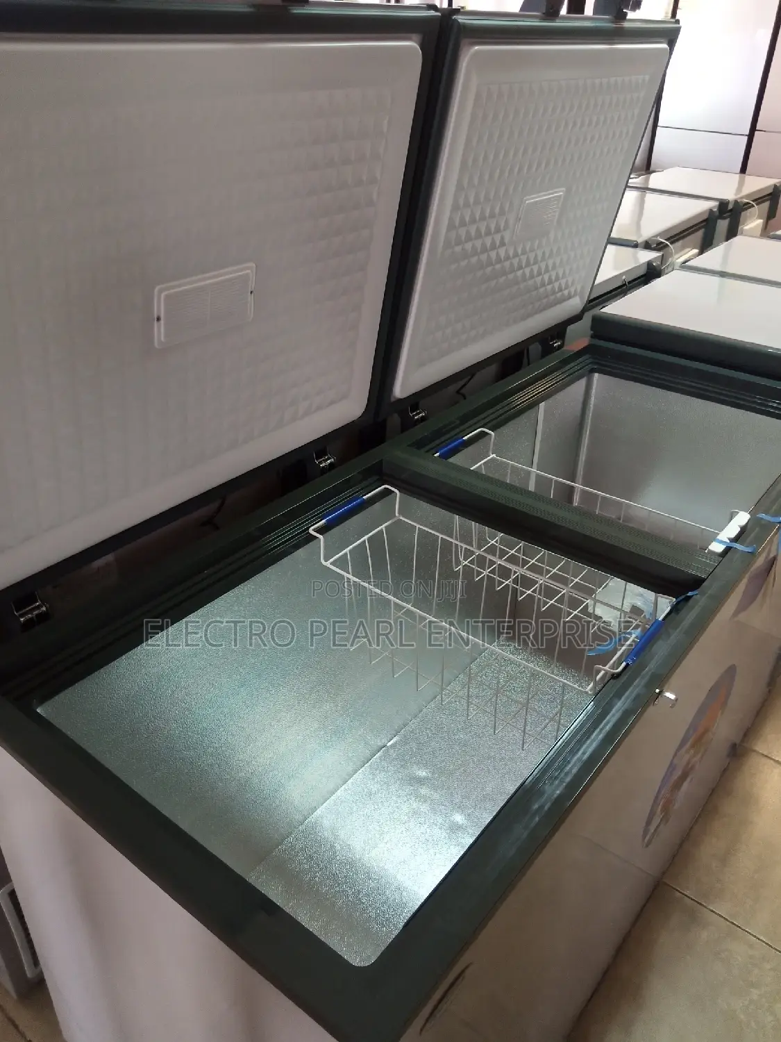 Acuma 600litters Double Door Freezer