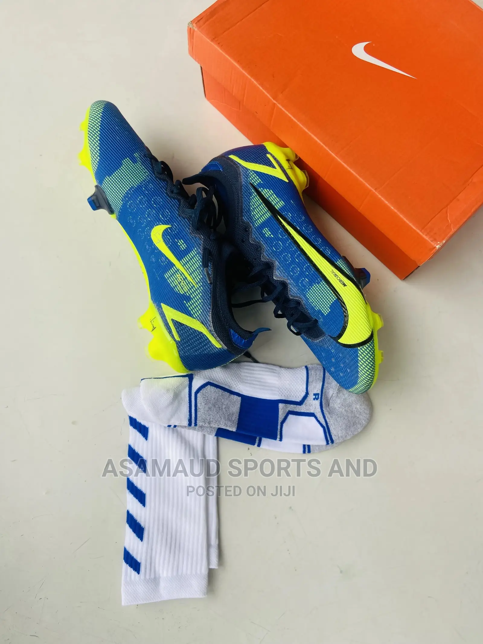 Original Football Boot Fresh in Box at Cool Price