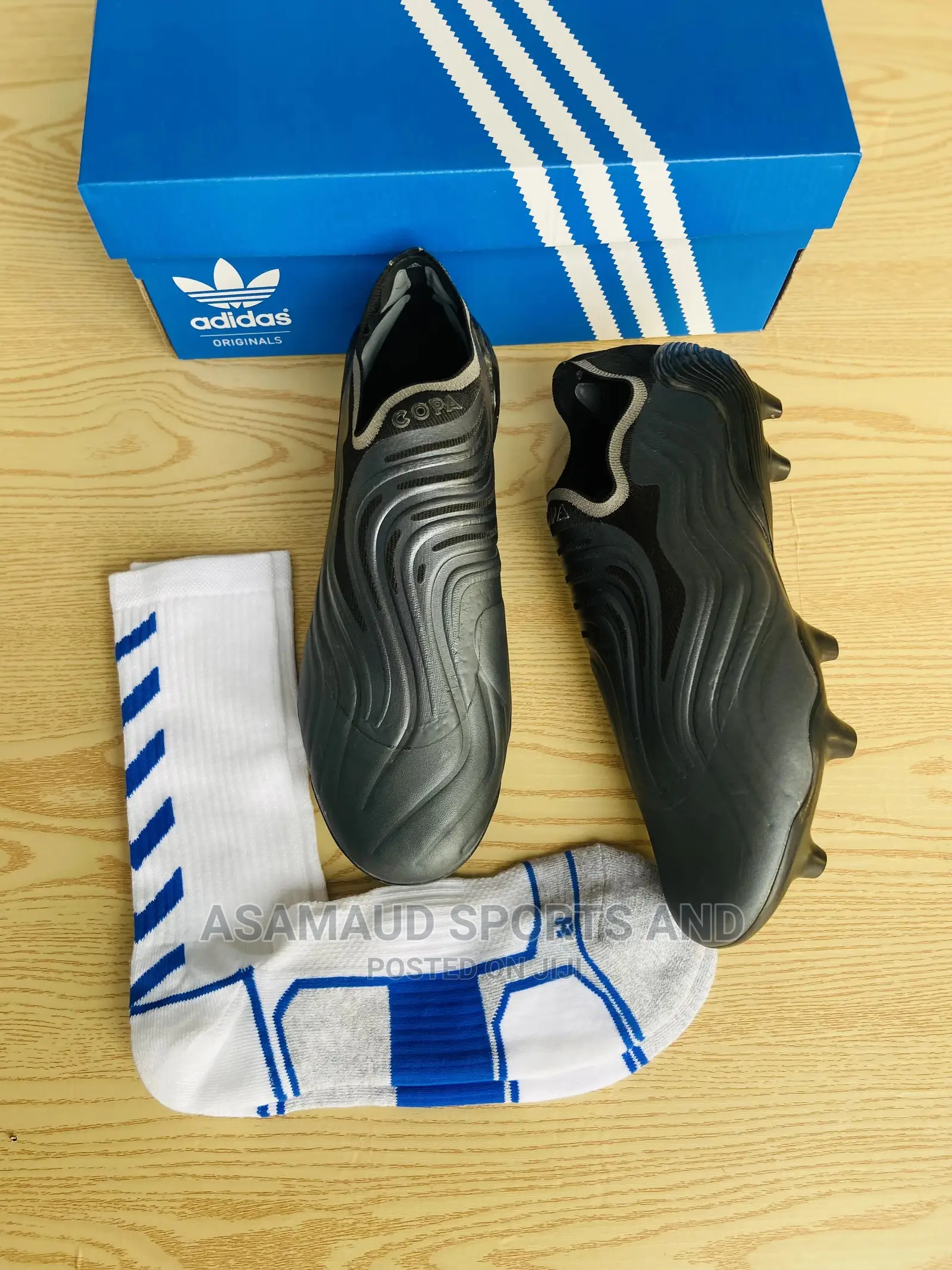 Original Football Boot Fresh in Box at Cool Price