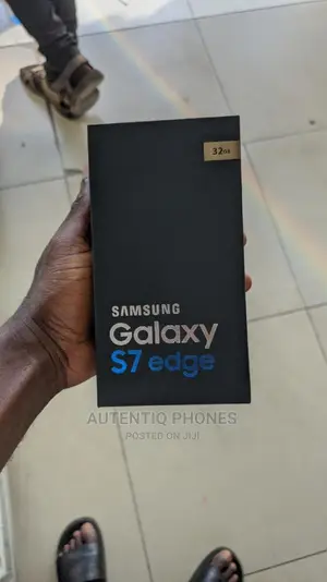 New Samsung Galaxy S7 edge 32 GB Gold