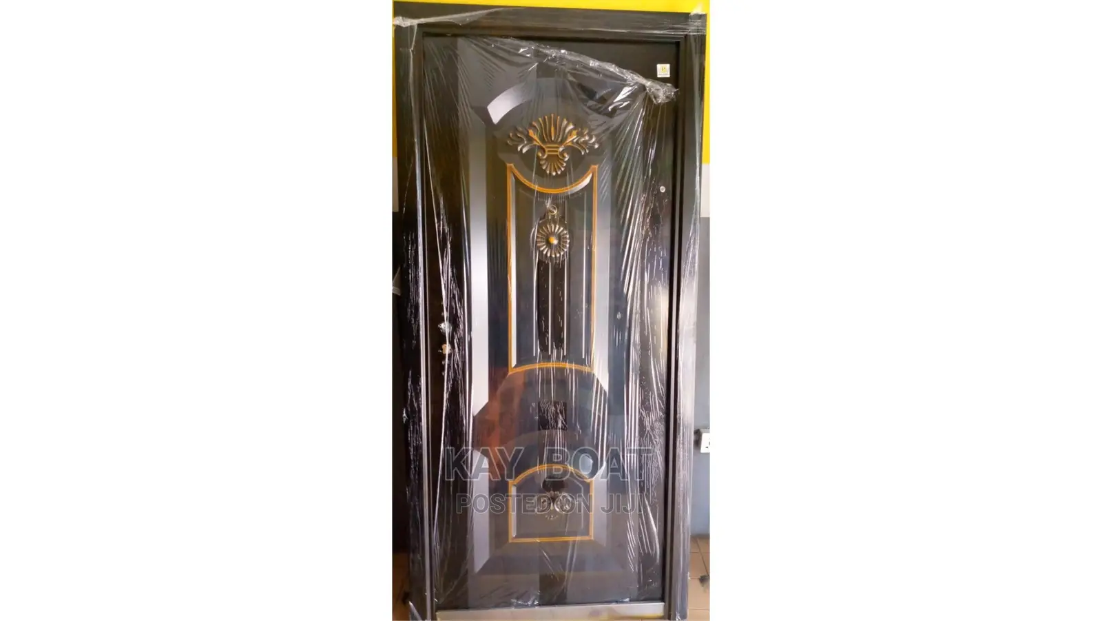 A Simple Anti Rust Door With All Accessories Available